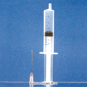 PLASTIC SYRINGE