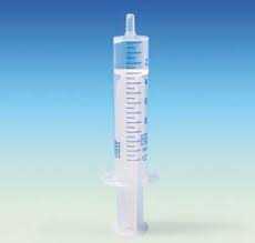 PLASTIC SYRINGE