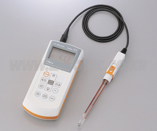pH METER